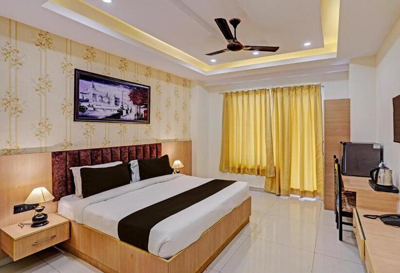 이그제큐티브 스위트, Grow India Taark Near Igi Airport