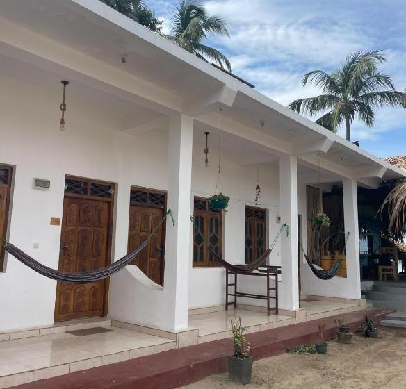 חדר סטנדרט לשלושה, No Name Beach Resort