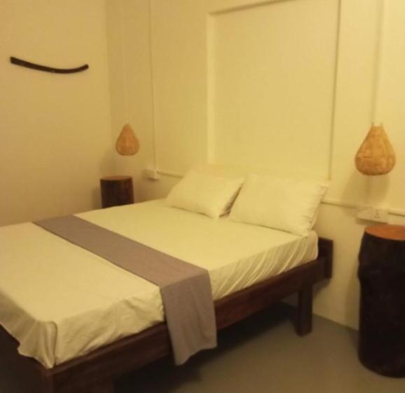 חדר משפחתי, No Name Beach Resort