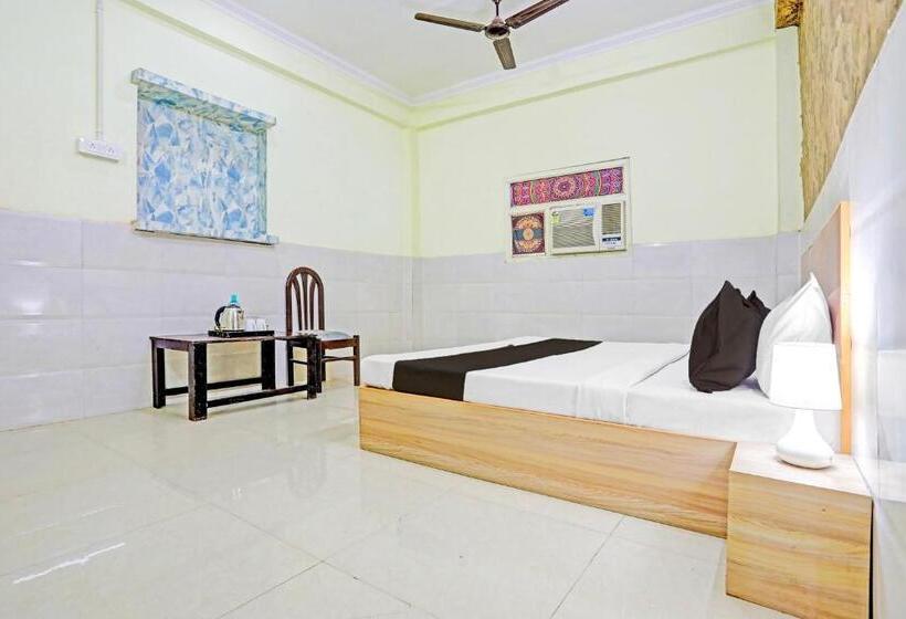 חדר קלאסי לשלושה, Oyo Garv Residency