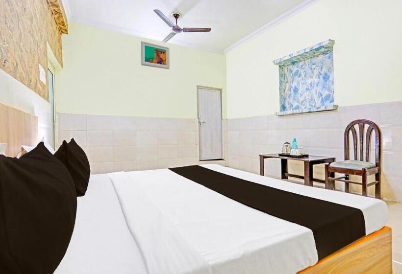 חדר קלאסי לשלושה, Oyo Garv Residency