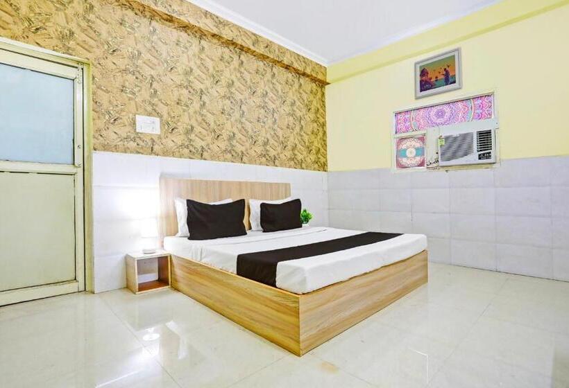 חדר קלאסי לשלושה, Oyo Garv Residency