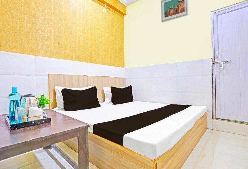 חדר קלאסי לשלושה, Oyo Garv Residency