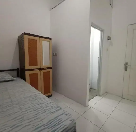 エコノミーシングルルーム, Almic Guesthouse Bogor