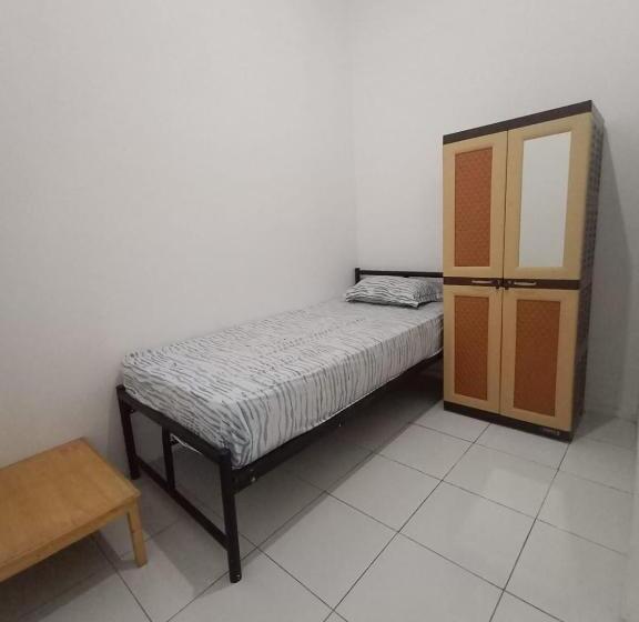 Номер Economy Индивидуальный, Almic Guesthouse Bogor