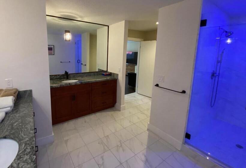 带大床的标准间, Riverbank Guesthouse Wilton Manors