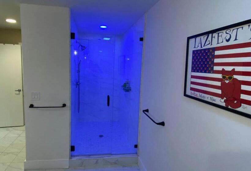 اتاق استاندارد با تخت بزرگ, Riverbank Guesthouse Wilton Manors