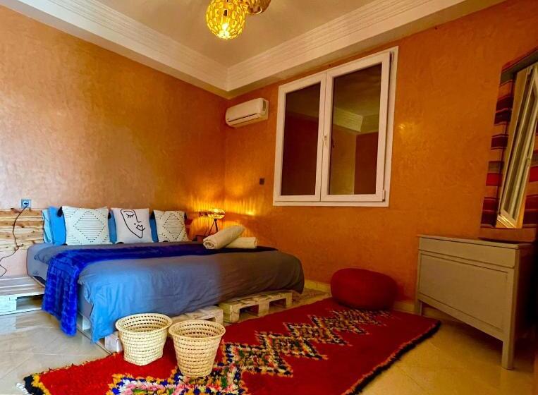 اتاق اکونومی, S&s Chill House