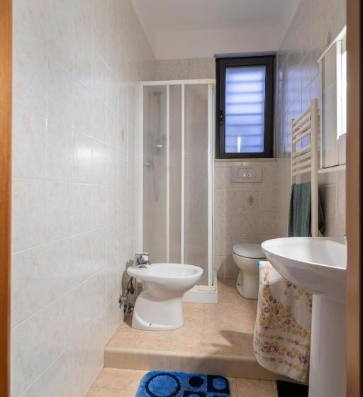 غرفة قياسية مع حمام خارجي, Un Posto Al Sole