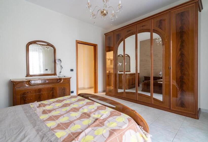 غرفة قياسية مع حمام خارجي, Un Posto Al Sole