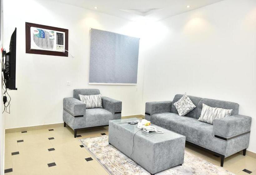 דירת שני חדרים, المكان الراقي للشق