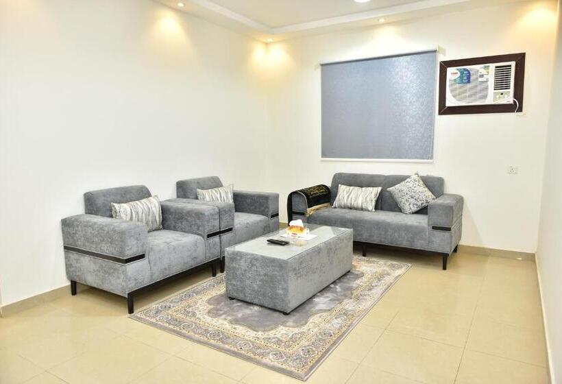 דירת שני חדרים, المكان الراقي للشق