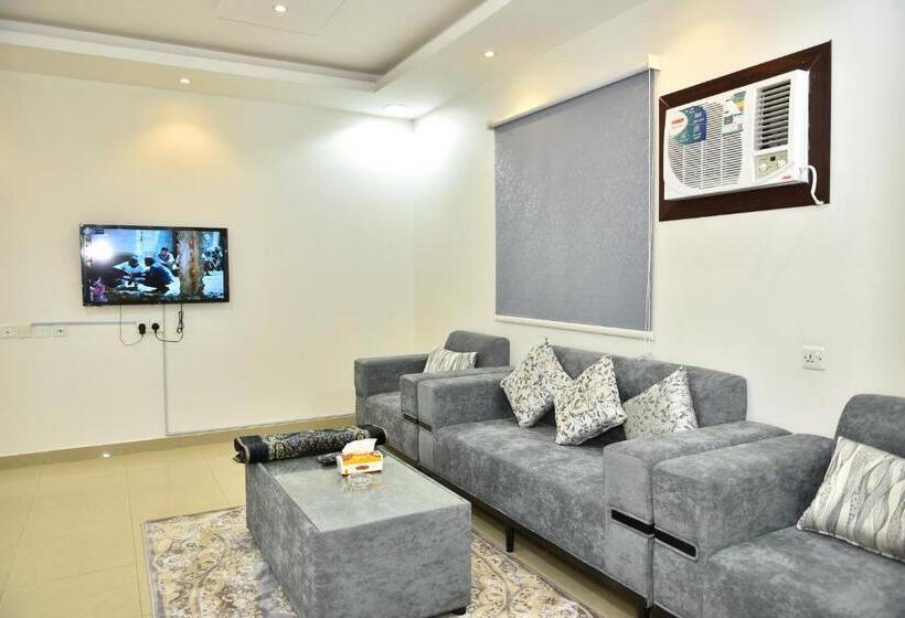 דירת שני חדרים, المكان الراقي للشق