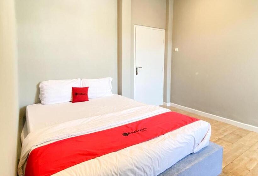 Номер Deluxe, Reddoorz Near Balai Kota Yogyakarta Timoho