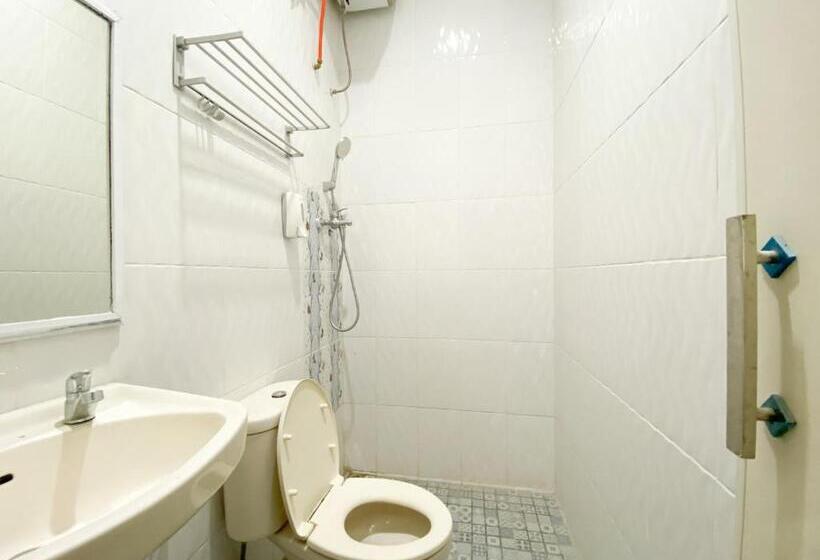 Номер Deluxe, Reddoorz Near Balai Kota Yogyakarta Timoho