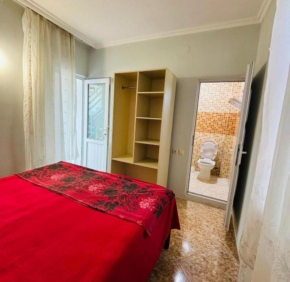 اتاق استاندارد با بالکن, Joni Mari