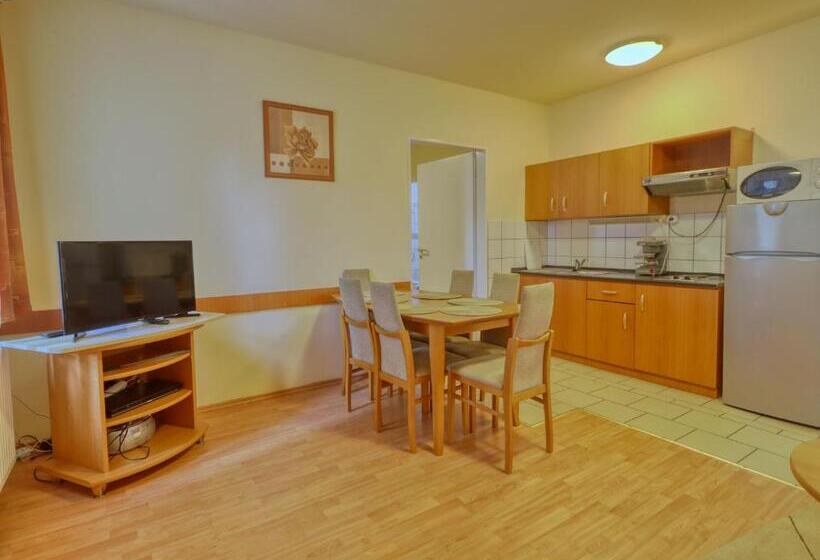 1베드룸 아파트 1층, Villa Park Apartmanház