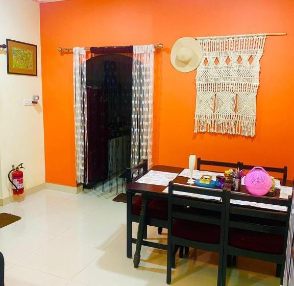 Apartament 1 Sypialnia z Balkonem, 2bhk By The Beach