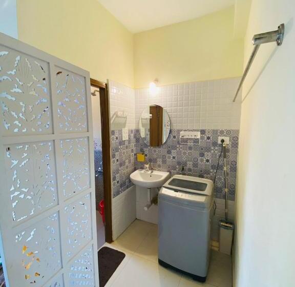 Апартаменты 1 Спальня с Балконом, 2bhk By The Beach