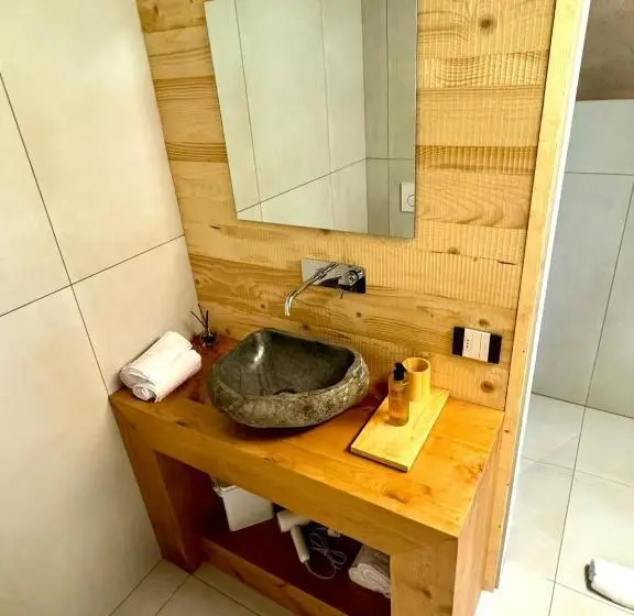 Standard Triple Room with Terrace, B&b La Paganina