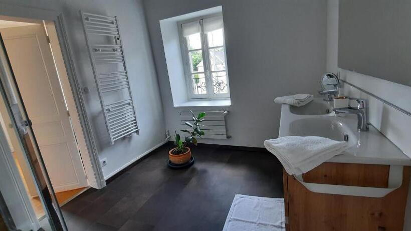 디럭스 룸, Le Refuge Des Libellules