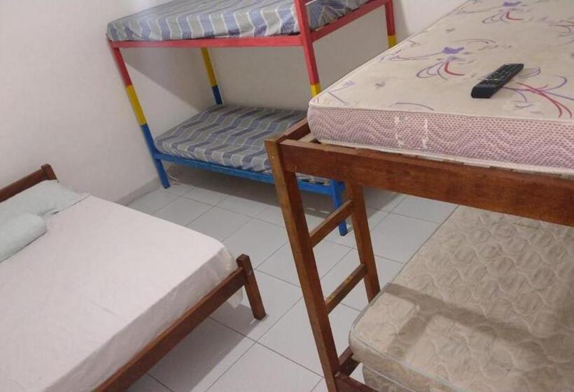חדר משפחתי, Hostel Recanto Da Praia