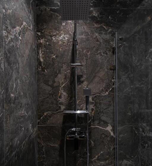 اتاق لوکس سه تخته, Summit