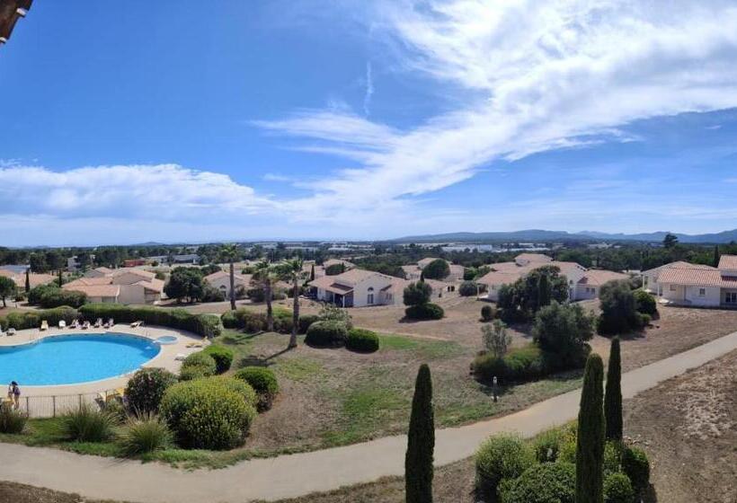 إستوديو قياسى مزودة بتراس, Le Manon Résidence