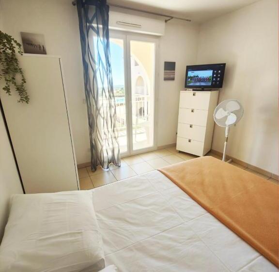 إستوديو قياسى مزودة بتراس, Le Manon Résidence