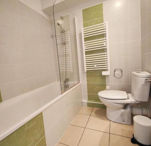 إستوديو قياسى مزودة بتراس, Le Manon Résidence