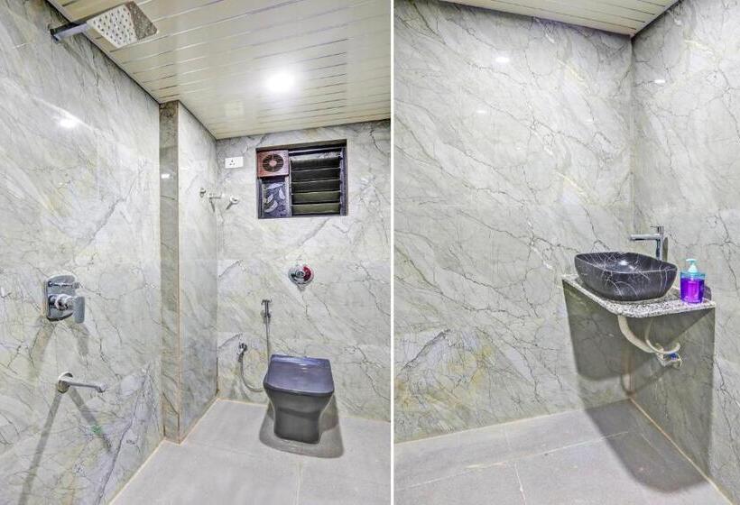 اتاق کلاسیک سه تخته, O Pritesh Onyx