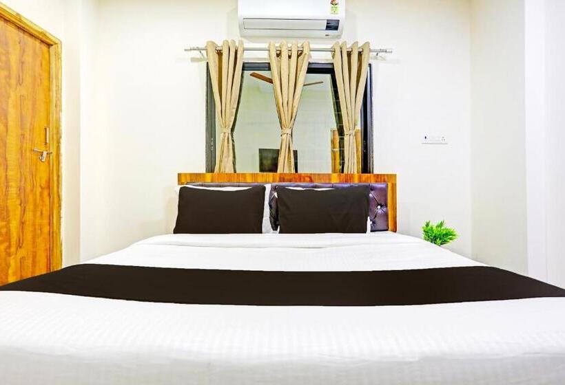 اتاق کلاسیک سه تخته, O Pritesh Onyx