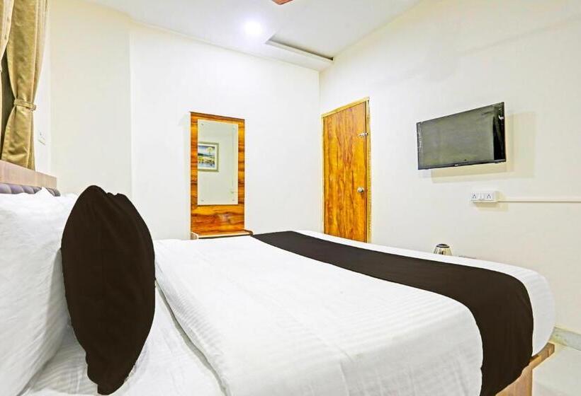 اتاق کلاسیک سه تخته, O Pritesh Onyx