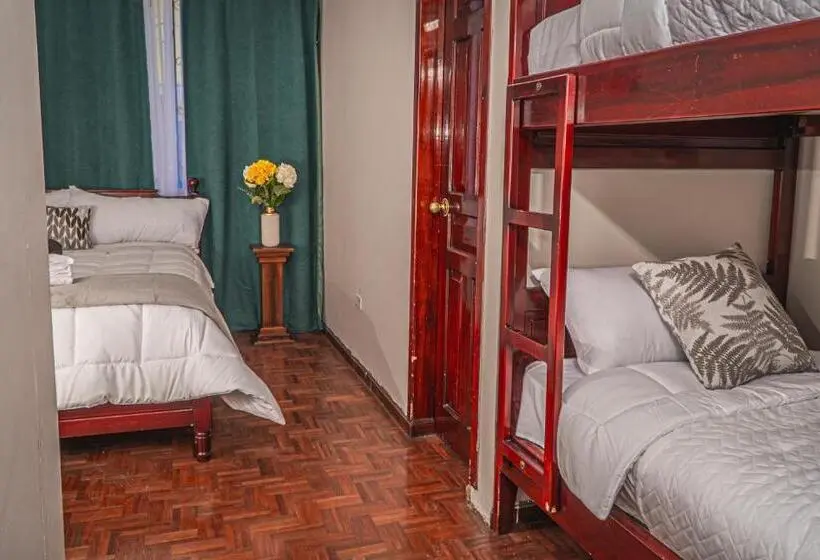 コンフォートトリプルルーム, Ukuku Hostel
