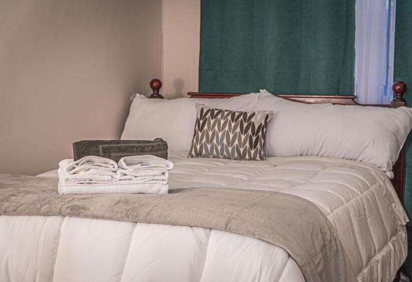 3 Bett Komfort Zimmer, Ukuku Hostel