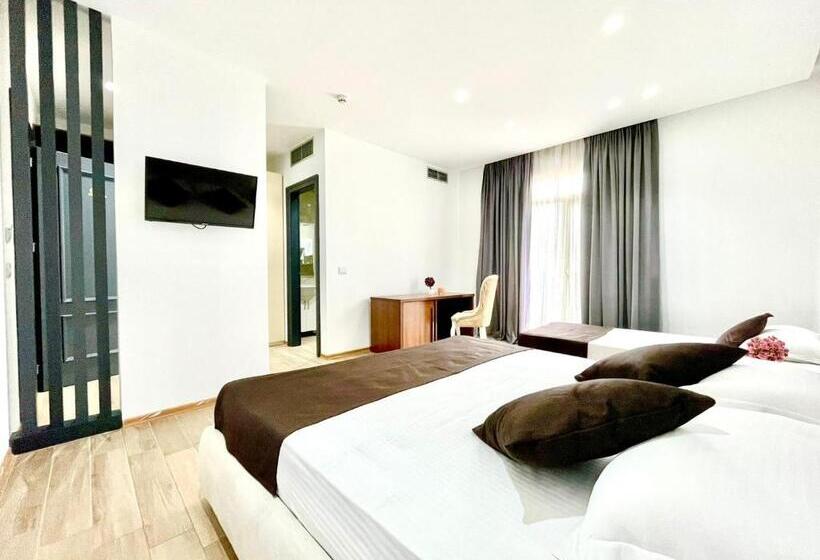 اتاق لوکس سه تخته, Amh Hotel Durres