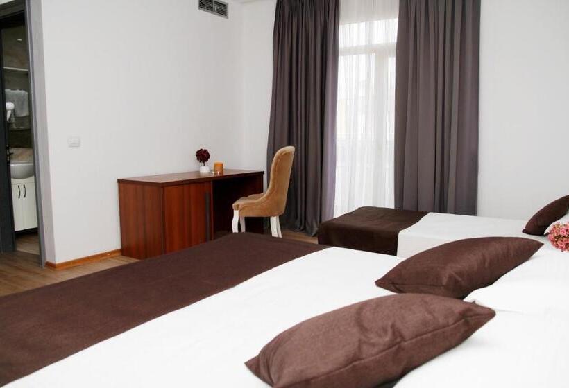 חדר דלוקס לשלושה, Amh Hotel Durres