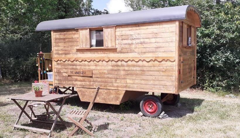 Семейное Бунгало, La Roulotte Du Clos De L Isop