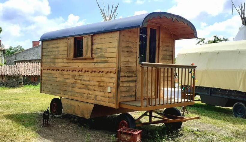 Семейное Бунгало, La Roulotte Du Clos De L Isop