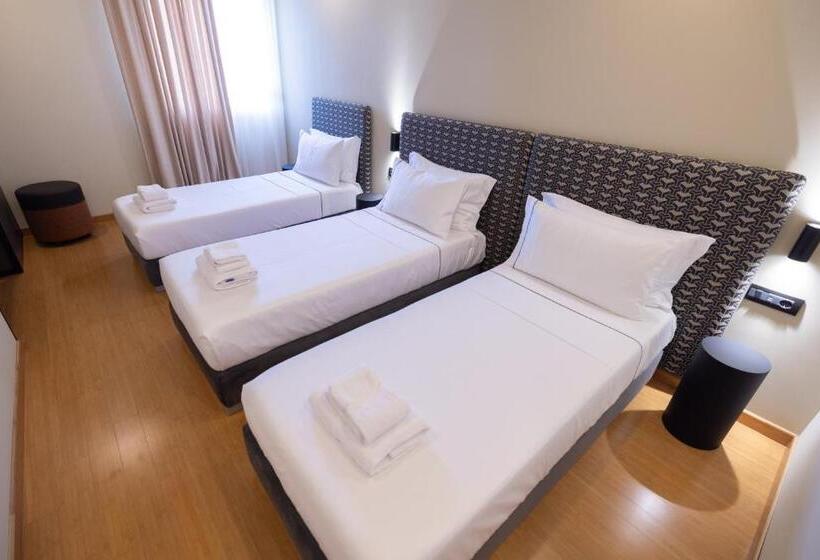 חדר סופריור לשלושה, Green Boutique