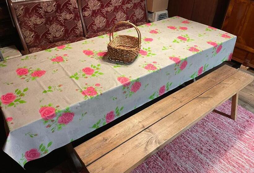 اتاق لوکس چهار تخته, Tammemäe Ait