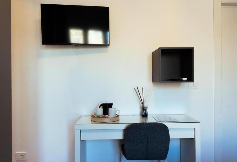 חדר סטנדרט עם מרפסת, Near Vatican, Irnerio 47 Guest House