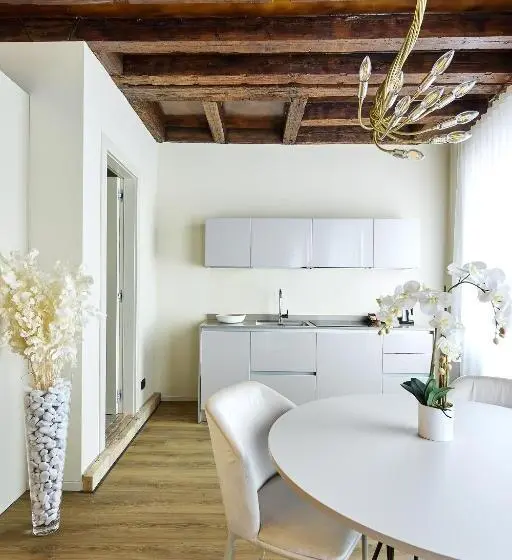 اتاق لوکس, Sarpi Apartment & Suite