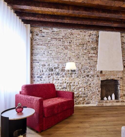 اتاق لوکس, Sarpi Apartment & Suite