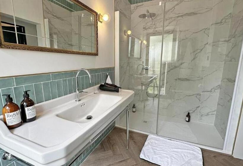 패밀리 룸, Le Manoir Des Perrieres