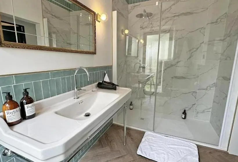 ファミリールーム, Le Manoir Des Perrieres