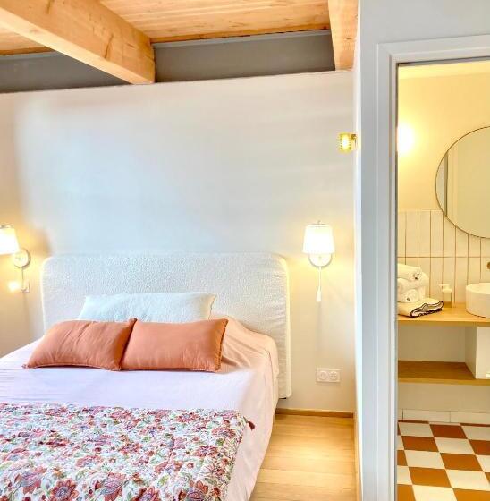 اتاق استاندارد با تراس, Le Petit Avignon   Chambres & Appartement à Deux Pas Du Pont D Avignon Et Du Palais Des Papes