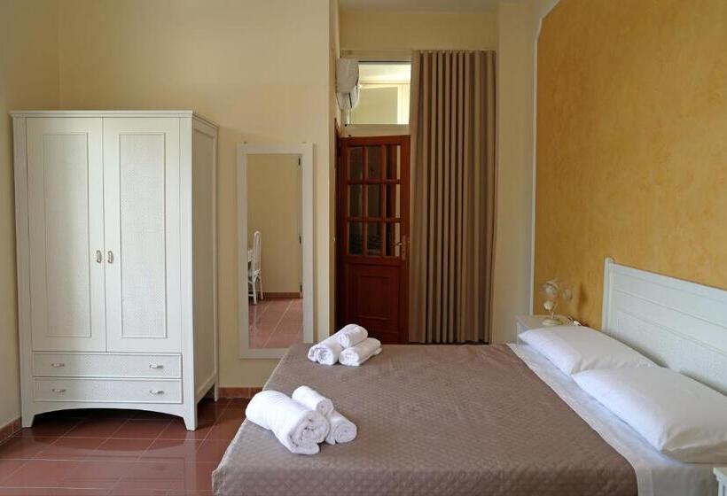 غرفة ديلوكس مطلّة علي البحر, Della Piazza