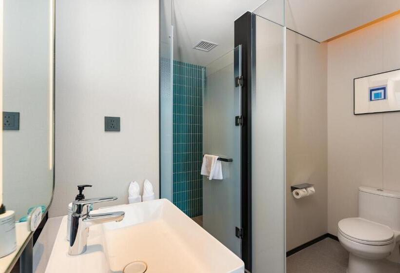 Номер Стандарт Верхний Этаж, Holiday Inn Express Haimen City Center, An Ihg