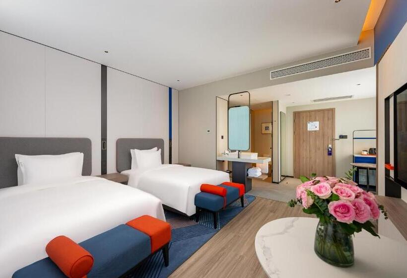 Номер Стандарт Верхний Этаж, Holiday Inn Express Haimen City Center, An Ihg